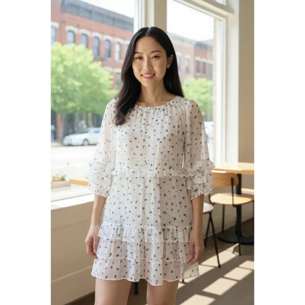 Women Simply Vera Vera Wang Cream Sheer Lined Flowy Babydoll‎ Dress Flowers Sz M